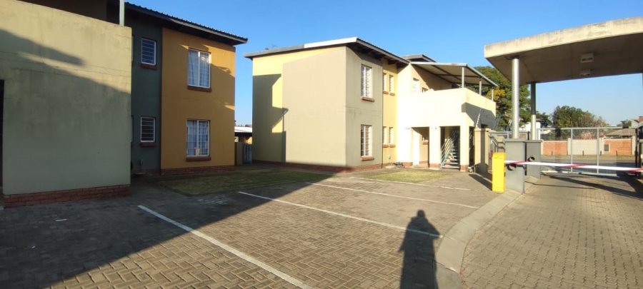 2 Bedroom Property for Sale in Waterval East North West